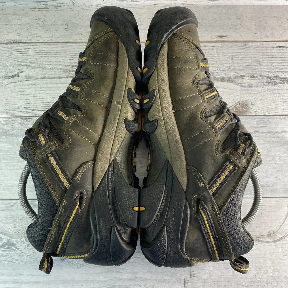 KEEN Boots Targhee 2 Mens 8.5 Cascade Brown Mid Waterproof Trail Hiking Mountain
